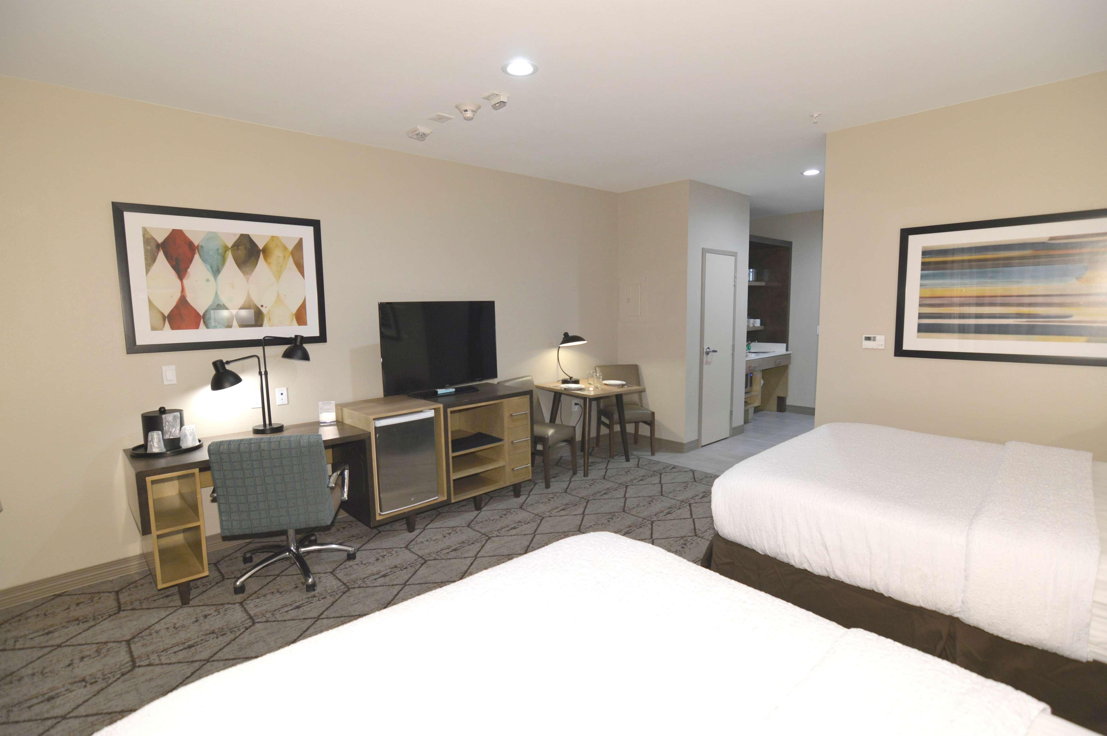 Best Western Plus Pleasanton Hotel Экстерьер фото