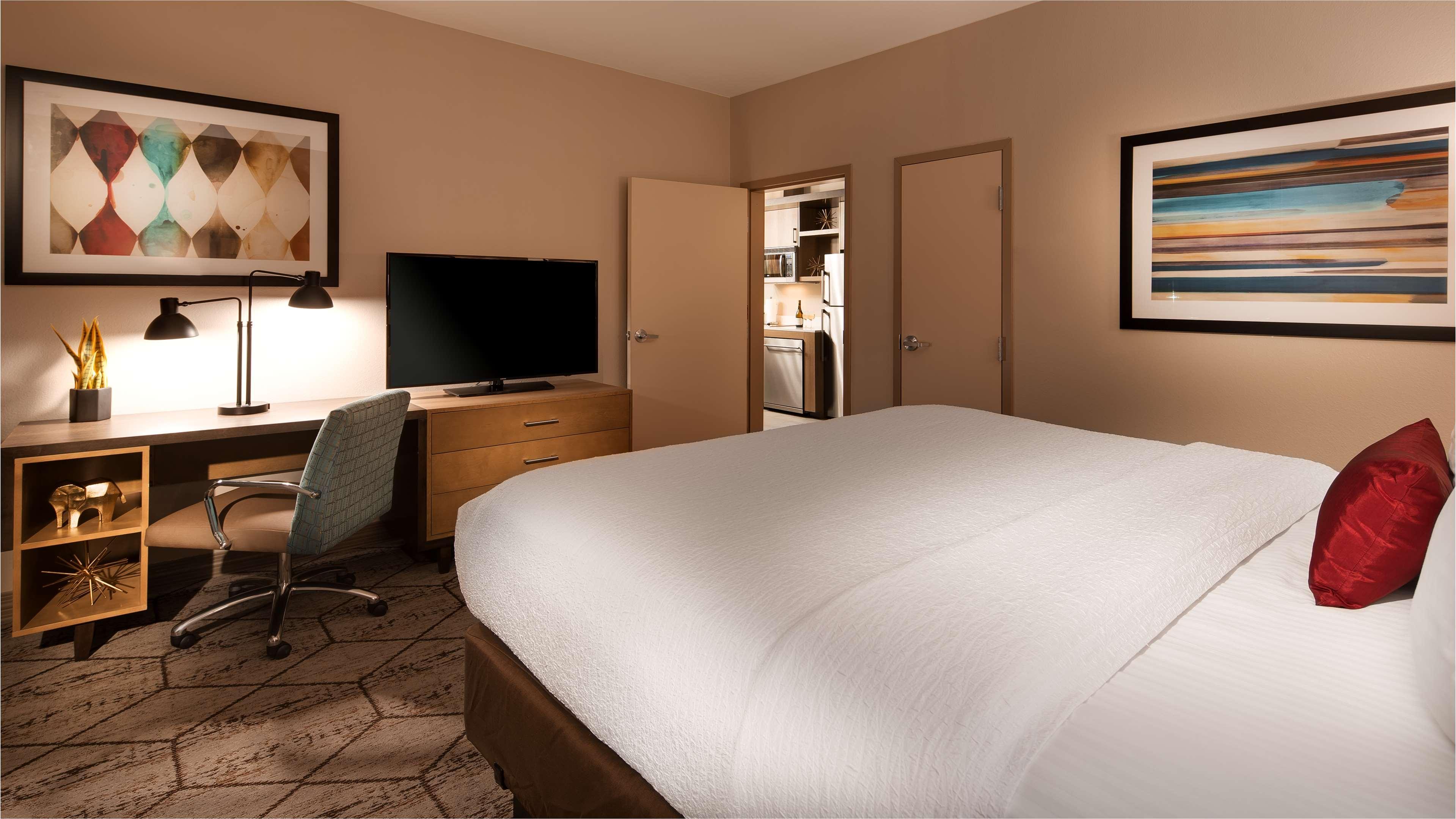 Best Western Plus Pleasanton Hotel Экстерьер фото
