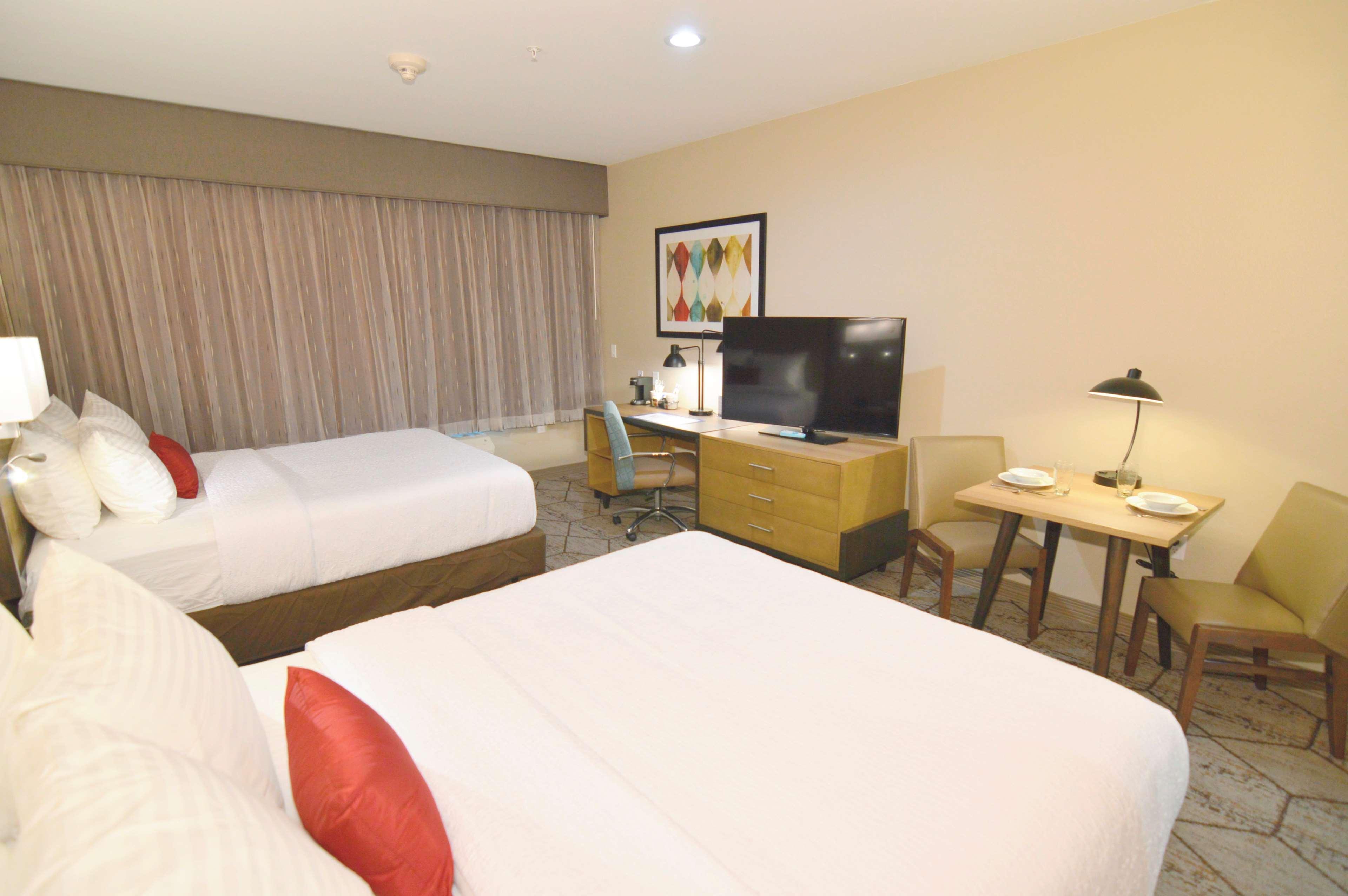 Best Western Plus Pleasanton Hotel Экстерьер фото