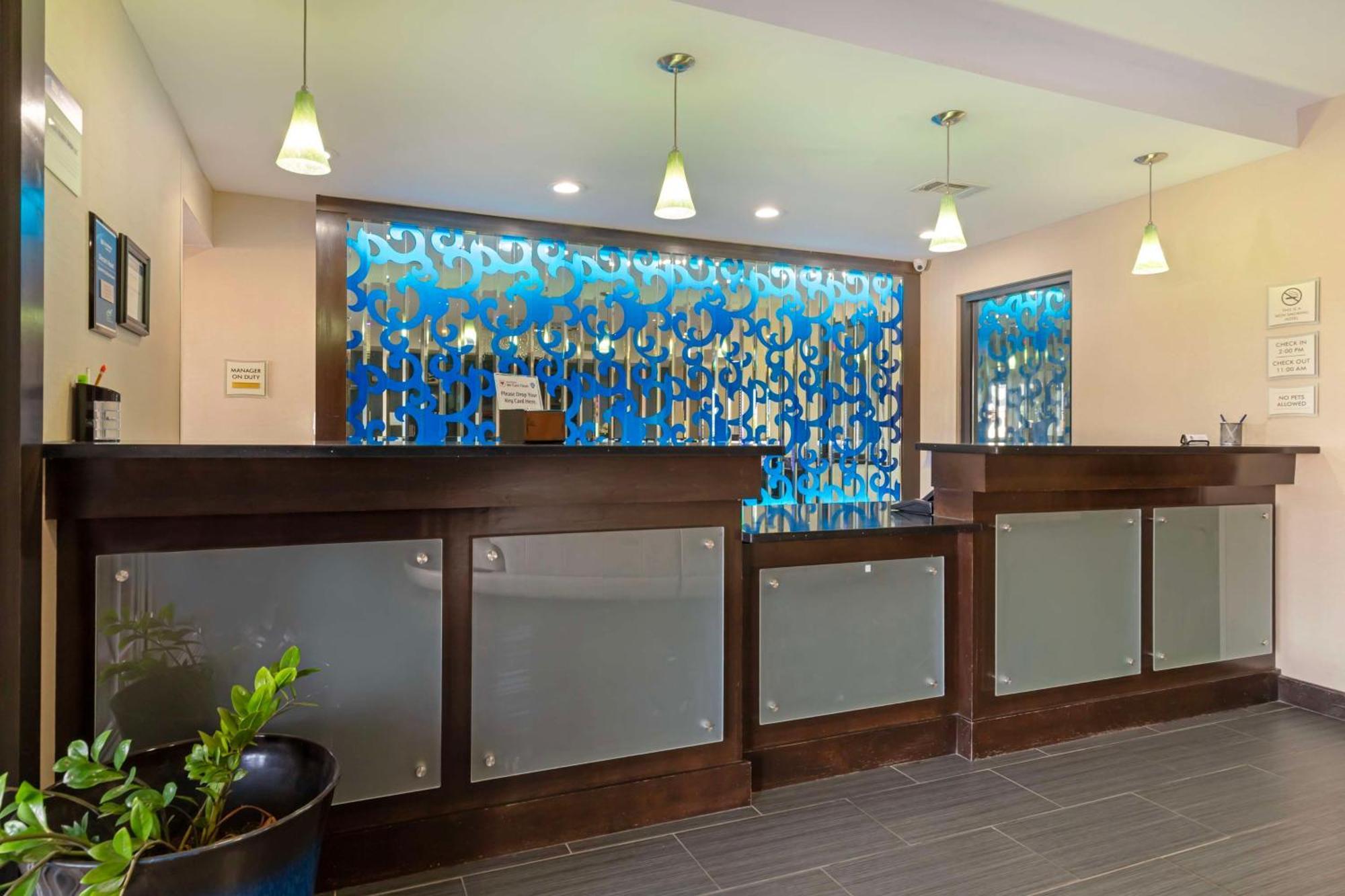 Best Western Plus Pleasanton Hotel Экстерьер фото